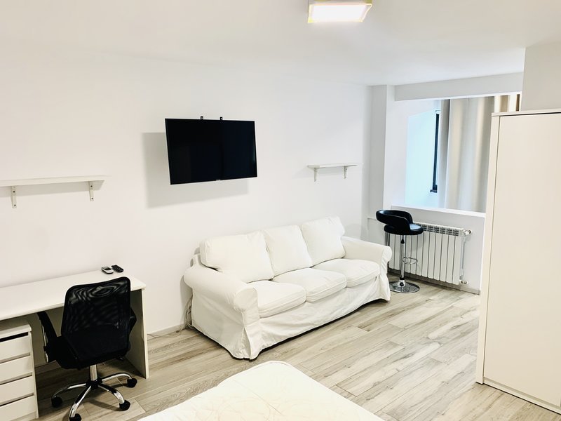 5 minute Decebal 3min Metrou Dristor, Garsoniera Refacuta Total, PROPRIETAR