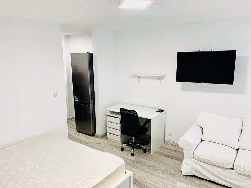 5 minute Decebal 3min Metrou Dristor, Garsoniera Refacuta Total, PROPRIETAR